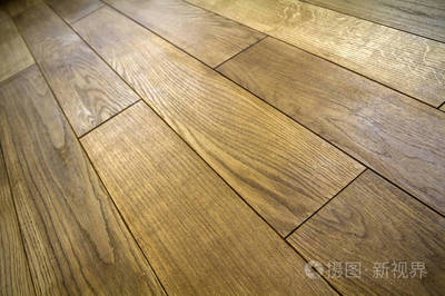 天然棕色紋理木地板 自然之美，家居之韻